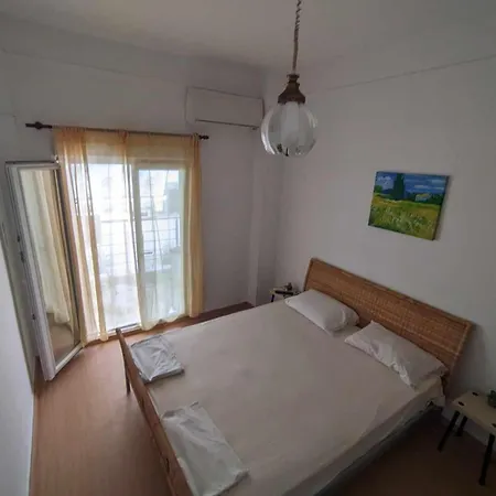 Appartement 2 Bedroom Traditional 40m From The Sea *