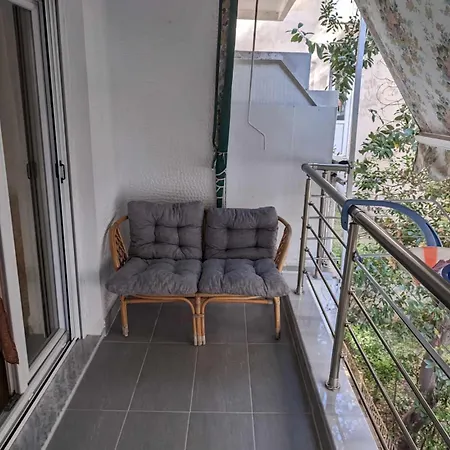 2 Bedroom For 4 People 42m From The Sea 아파트