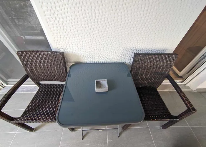 2 Bedroom For 4 People 42m From The Sea * Peraía