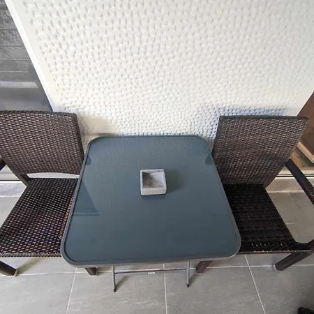 2 Bedroom For 4 People 42m From The Sea * Peraía